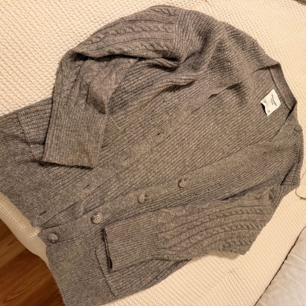 Abercrombie & Fitch Gray Cable Knit Women's Cardigan